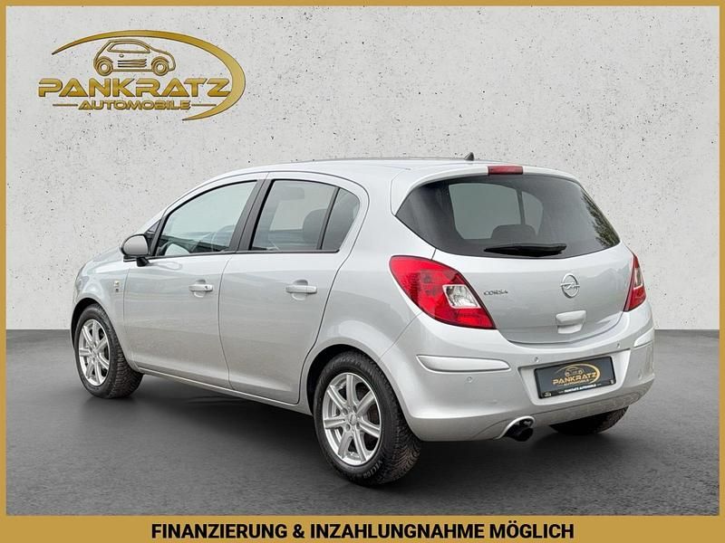 Gebraucht Opel Corsa 101 PS (74 kW) 2012 Argon silber/ice silver (m2) Kleinwagen
