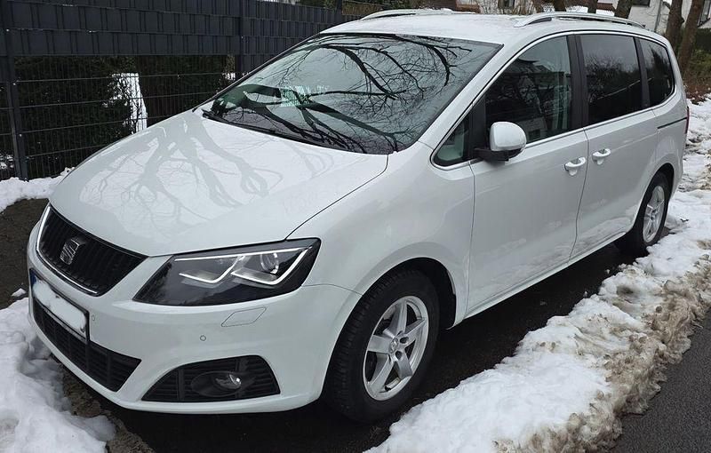 Weiß Gebraucht 2015 Seat Alhambra I-Tech Van / Kleinbus | 12.300 € (Superpreis) - Bild 1/4