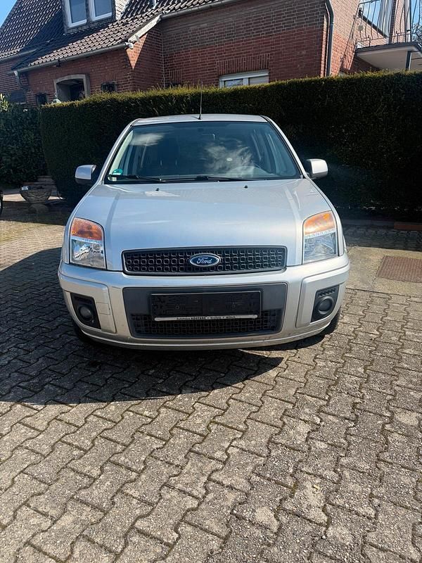 Gebraucht Ford Fusion 80 PS (58 kW) 2012 Silber Kleinwagen