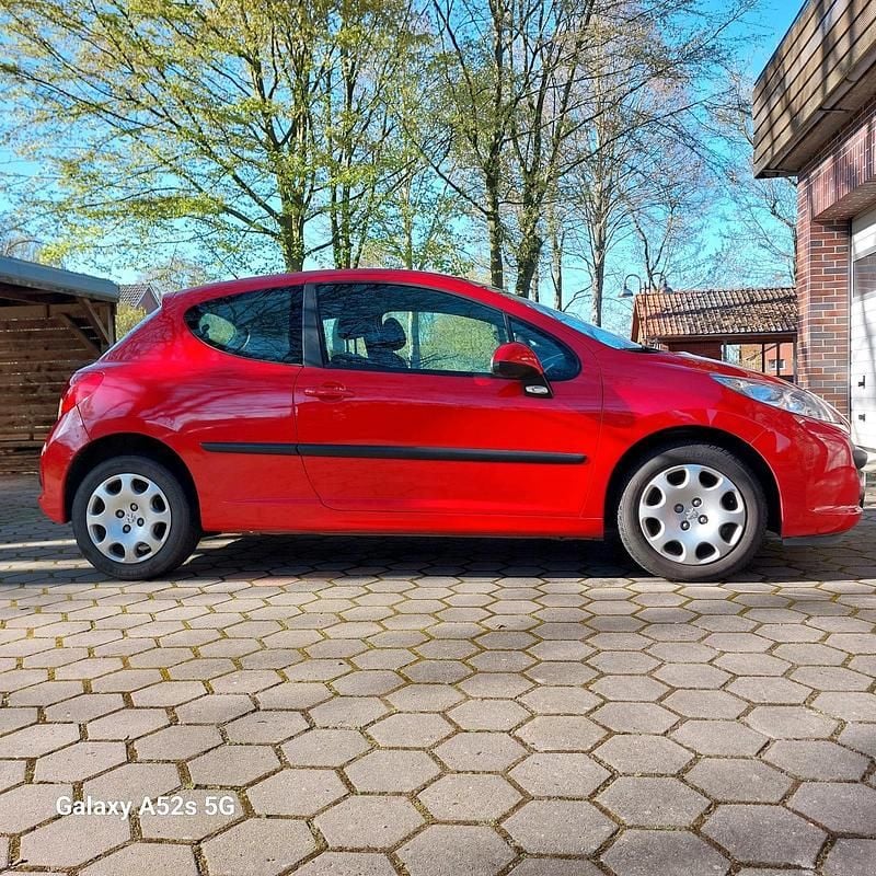 Gebraucht Peugeot 207 75 PS (55 kW) 2009 Rot Kleinwagen