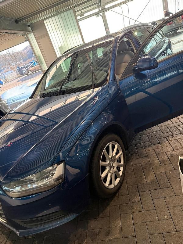 Gebraucht Audi A4 140 PS (102 kW) 2013 Blau Kombi