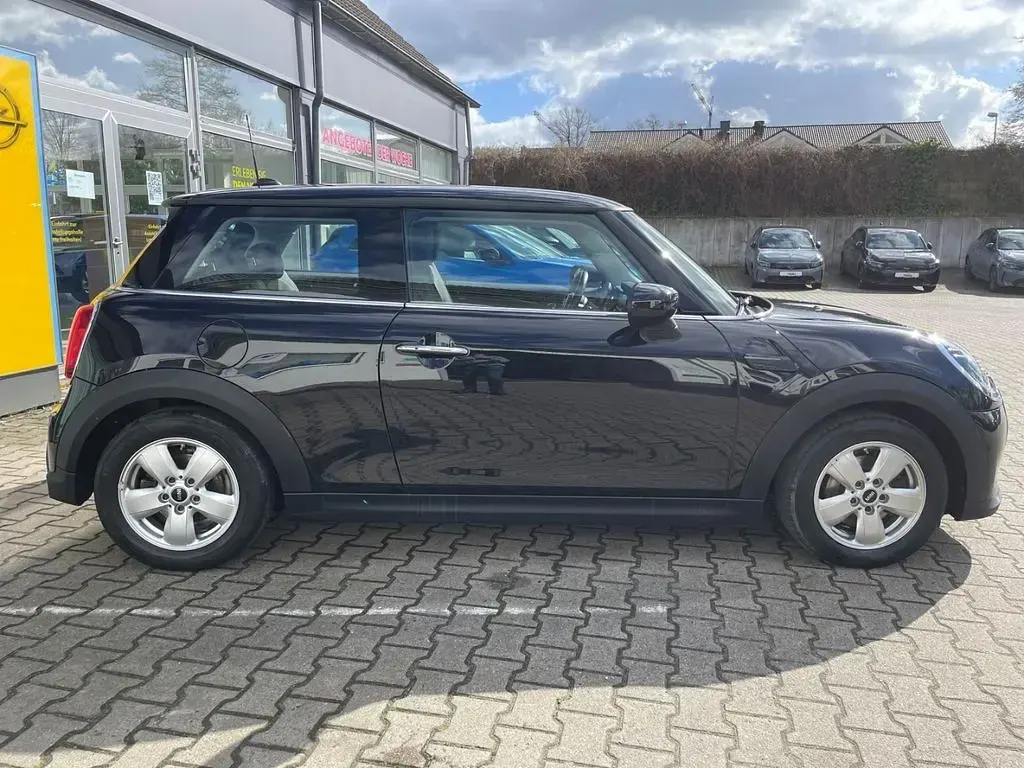 Occasion Mini ONE Classic 102 PK (75 kW) 2021 Zwart Hatchback