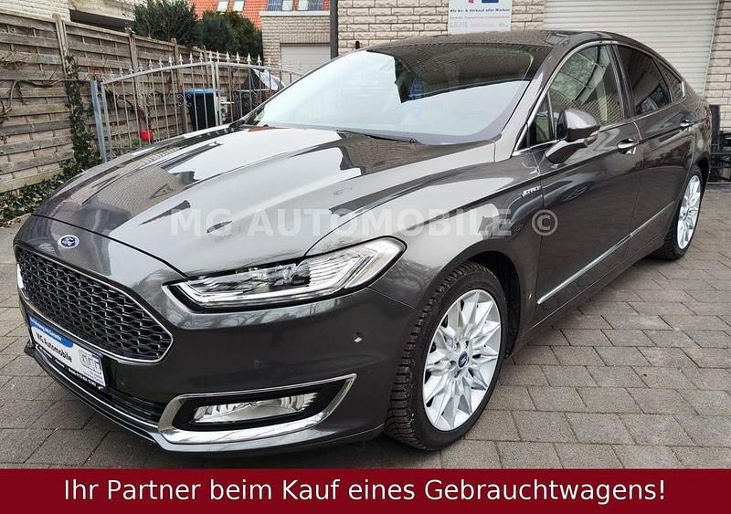 Grau Gebraucht 2018 Ford Mondeo Vignale Limousine | 17.550 € (Teuer) - Bild 1/4