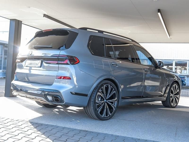 Gebraucht BMW X7 M Sport 352 PS (258 kW) 2025 Grau SUV