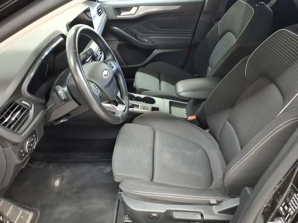 Gebraucht Ford Focus Titanium 116 PS (85 kW) 2023 Agate black metallic Kombi