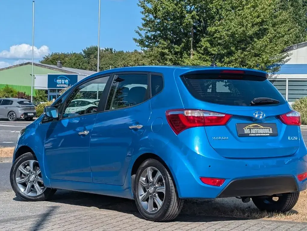 Gebraucht Hyundai i20 Style 125 PS (91 kW) 2019 Blau Kleinwagen