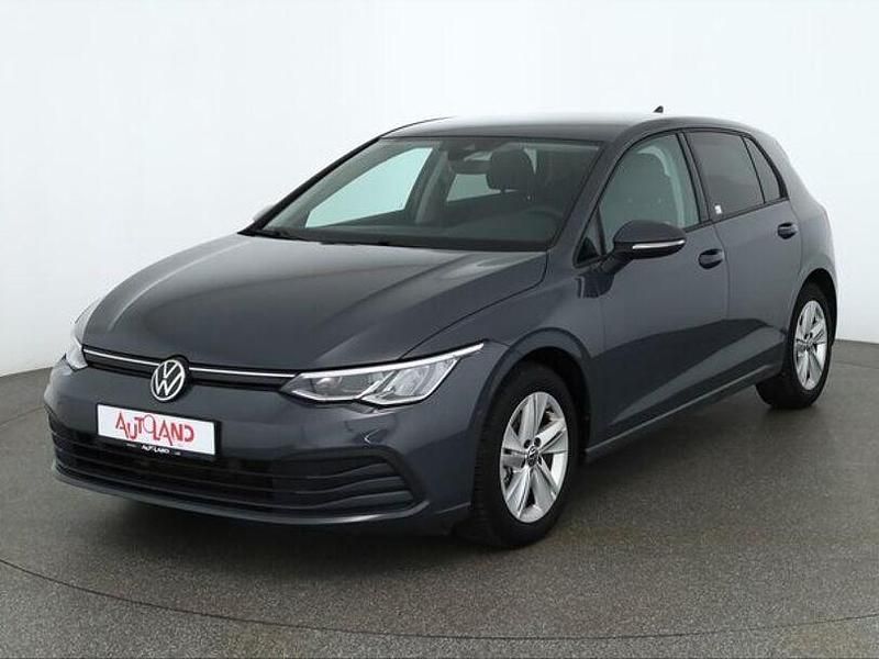 Gebraucht VW Golf VII Life 150 PS (110 kW) 2020 Delfingrau metallic Limousine