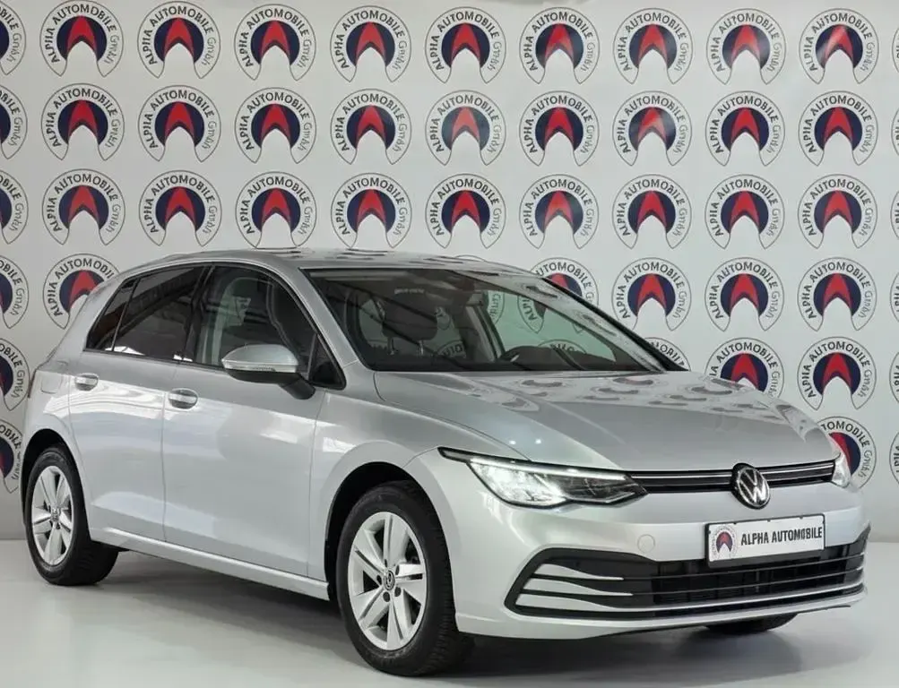 Gebraucht VW Golf VIII Life 116 PS (85 kW) 2023 Silber Limousine