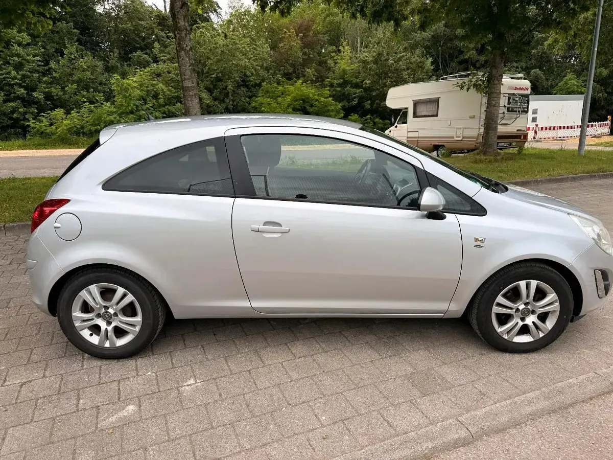 Gebraucht Opel Corsa Satellite 87 PS (63 kW) 2011 Grau Kleinwagen