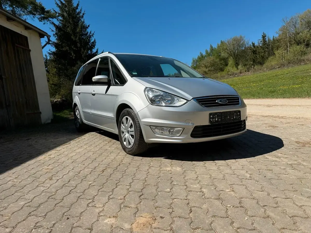 Używany Ford Galaxy 140 KM (102 kW) 2013 Srebrny Minivan