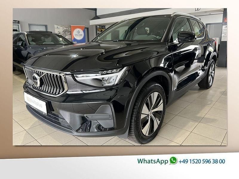 Onyx black metallic Gebraucht 2022 Volvo XC40 Plus SUV | 31.950 € (Superpreis) - Bild 1/4