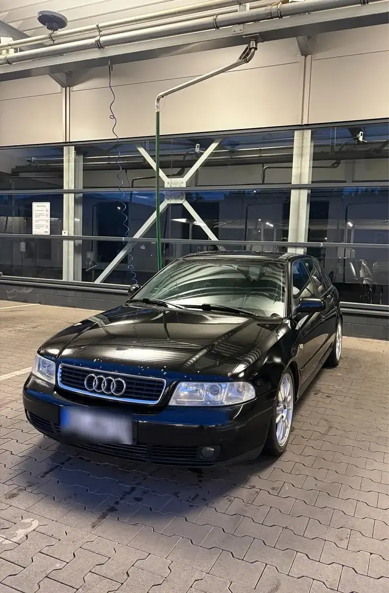 Gebraucht Audi A4 110 PS (80 kW) 1999 Schwarz Kombi