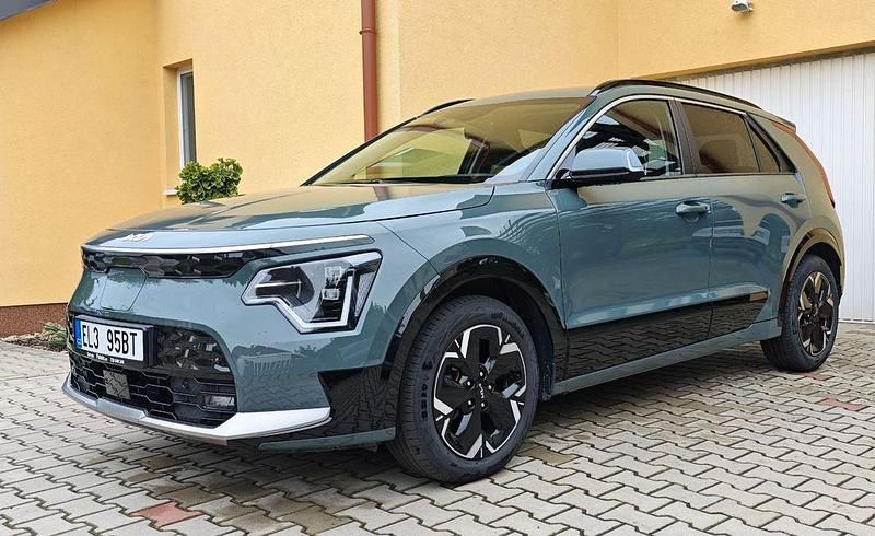 Grün Gebraucht 2023 Kia e-Niro SUV | 26.800 € (Guter Preis) - Bild 1/4