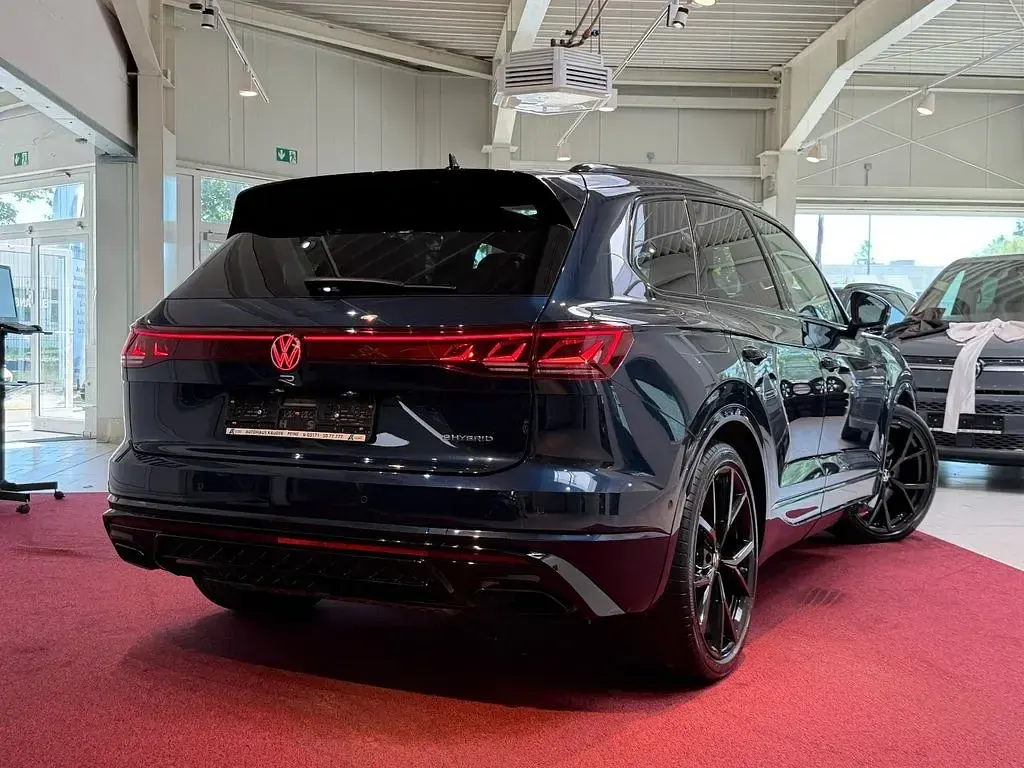 Gebraucht VW Touareg R 462 PS (339 kW) 2024 Blau SUV