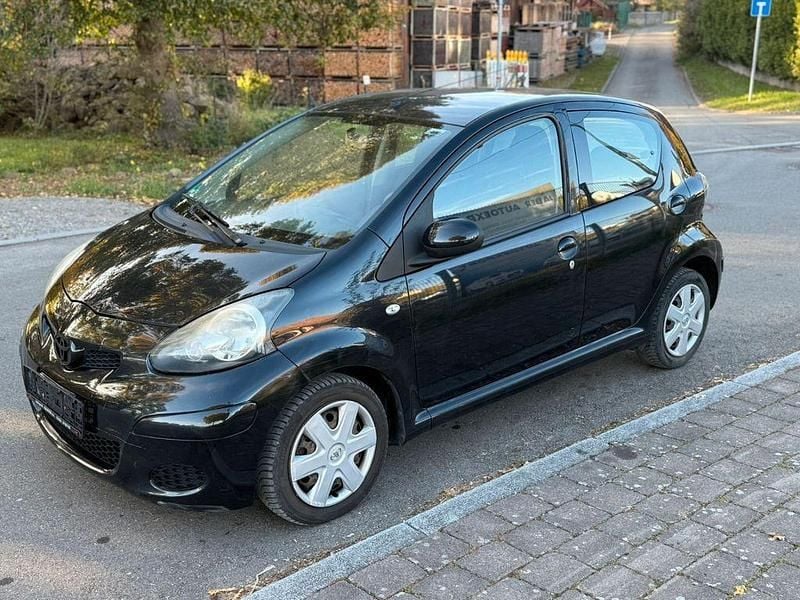 Schwarz Gebraucht 2010 Toyota Aygo Cool Kleinwagen | 899 € (Superpreis) - Bild 1/4