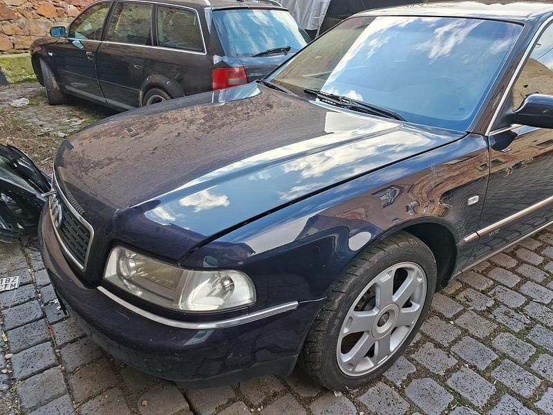Gebraucht Audi A8 420 PS (308 kW) 2002 Blau Limousine