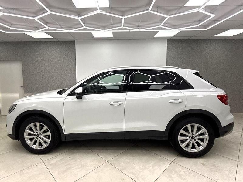 Gebraucht Audi Q3 Advanced 150 PS (110 kW) 2024 Gletscherweiß SUV