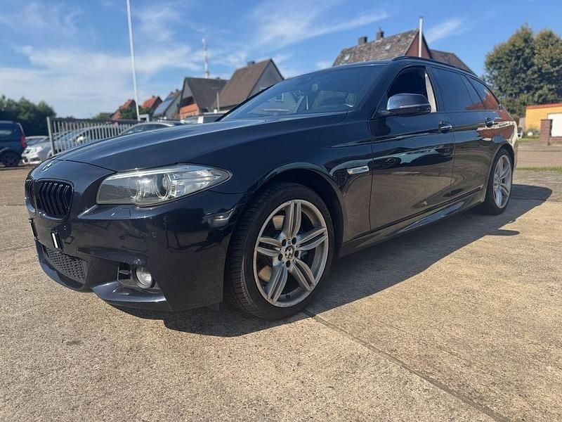 Schwarz Gebraucht 2015 BMW 530 M Sport Kombi | 10.490 € (Teuer) - Bild 1/4