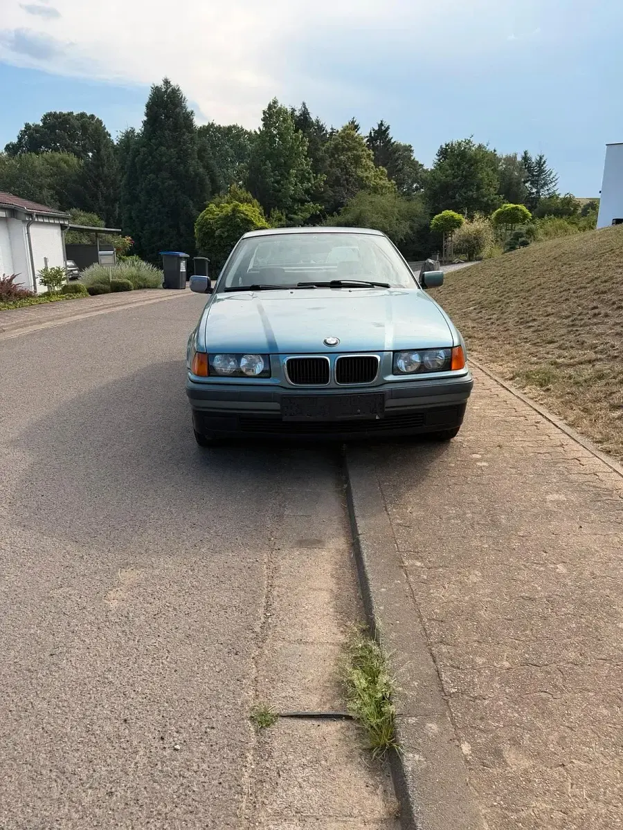 Gebraucht BMW 318 116 PS (85 kW) 1997 Grün Limousine