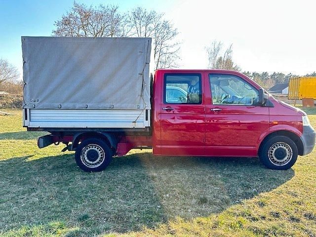 Gebraucht VW T5 105 PS (77 kW) 2004 Rot Van