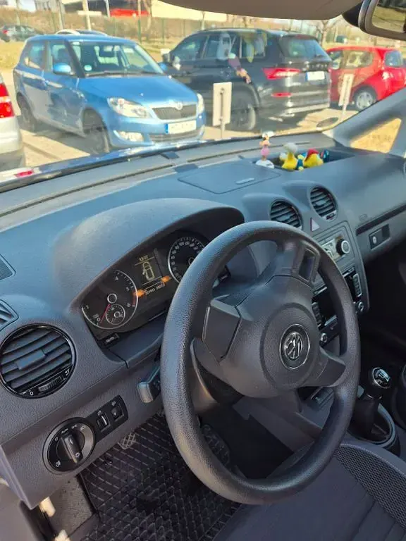 Second-hand VW Caddy Trendline 140 CP (102 kW) 2014 Albastru Monovolum