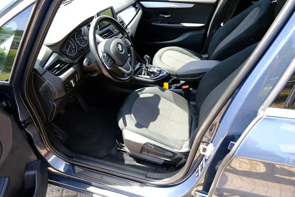 Gebraucht BMW 216 Active Tourer Executive 102 PS (75 kW) 2017 Grau Van / Kleinbus