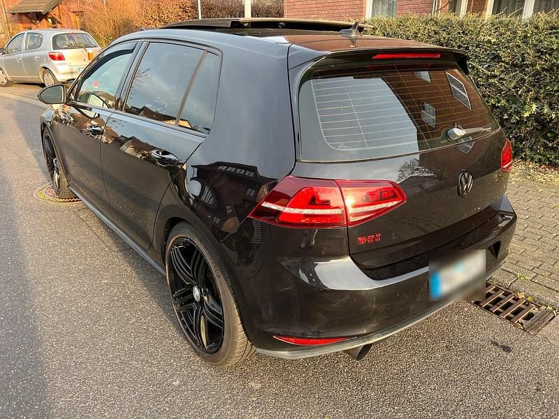 Gebraucht VW Golf VII Sound 325 PS (239 kW) 2015 Schwarz Limousine