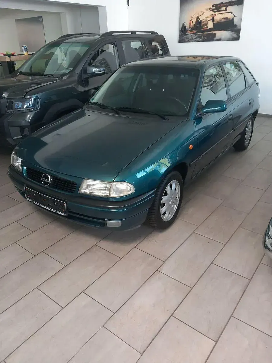 Gebraucht Opel Astra 75 PS (55 kW) 1998 Blau Kleinwagen