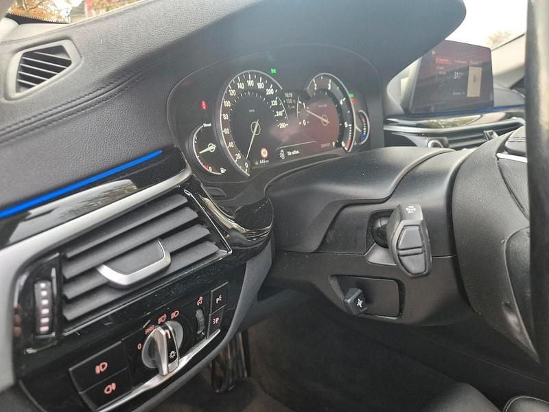 Weiß Gebraucht 2019 BMW 520 Luxury Line Kombi | 20.000 € (Superpreis) - Bild 1/4