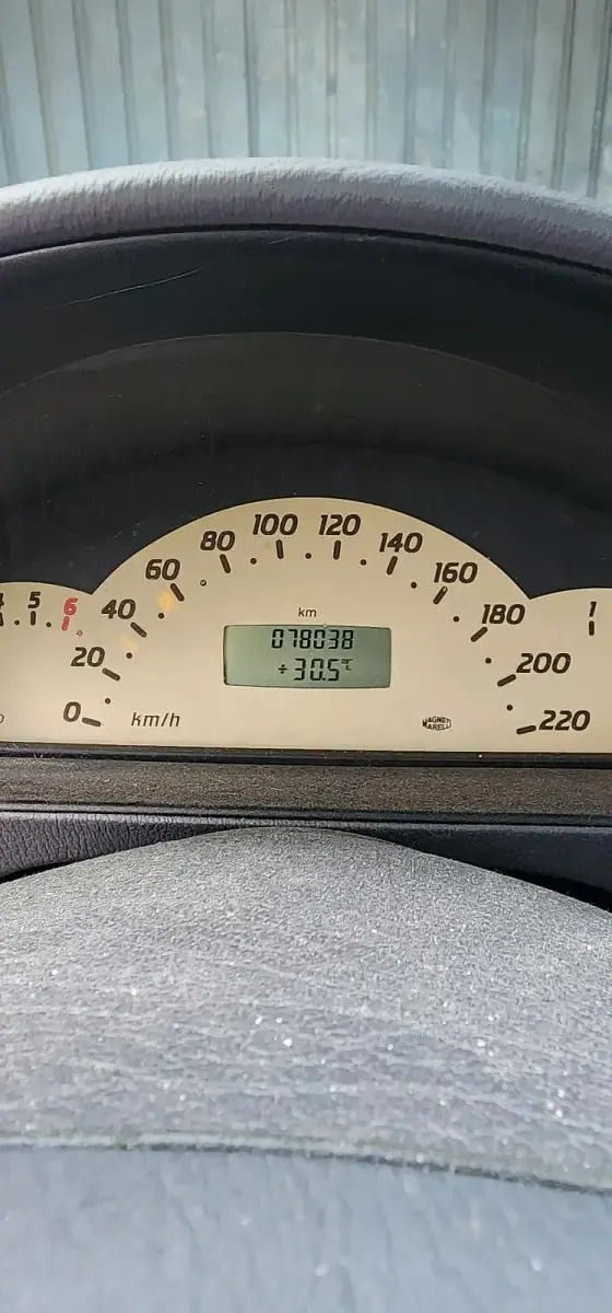 Gebraucht Mercedes A190 Avantgarde 125 PS (91 kW) 2000 Schwarz Kleinwagen