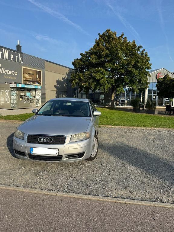 Silber Gebraucht 2003 Audi A3 Ambiente Limousine | 2.350 € (Guter Preis) - Bild 1/4