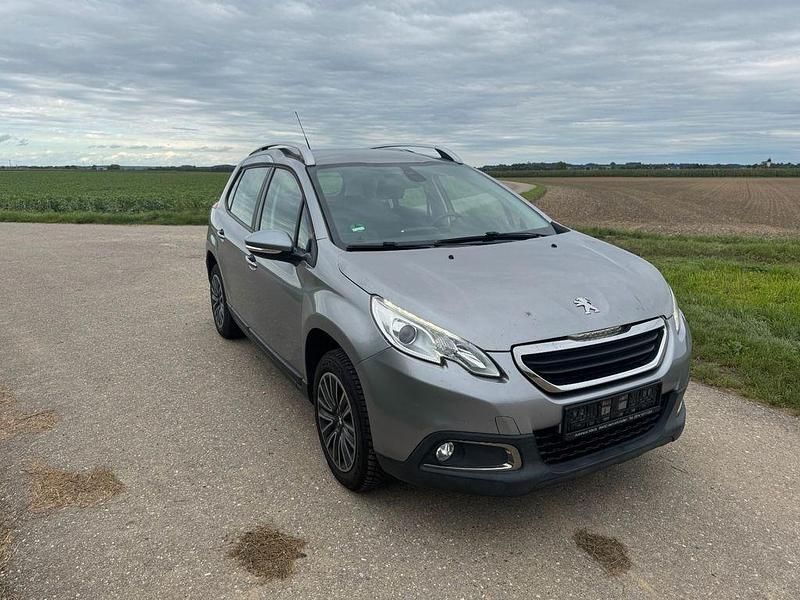 Grau Gebraucht 2015 Peugeot 2008 Active SUV | 6.200 € (Guter Preis) - Bild 1/4