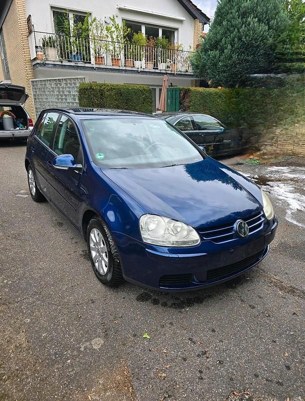 Blau Gebraucht 2005 VW Golf V Limousine | 4.700 € (Etwas zu teuer) - Bild 1/4