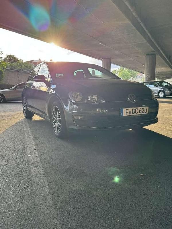 Gebraucht 2016 VW Golf VII Allstar Limousine | 9.998 € (Teuer) - Bild 1/4