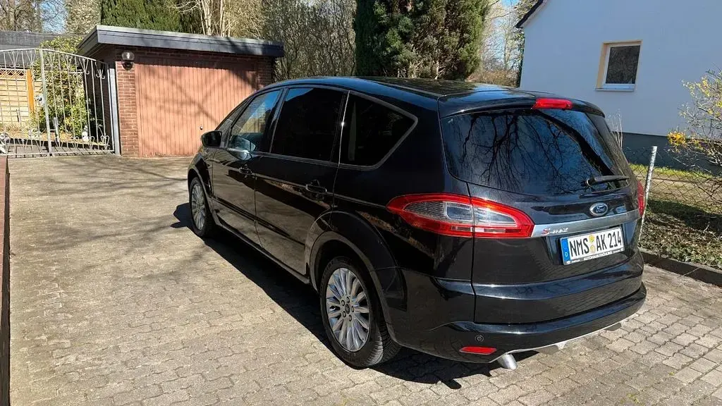Gebraucht Ford S-MAX Trend 160 PS (117 kW) 2014 Schwarz Van / Kleinbus