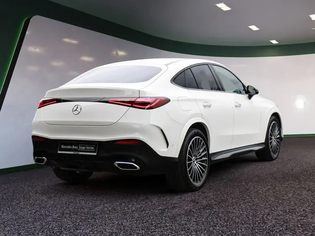 Gebraucht Mercedes GLC450 Advanced Plus 367 PS (269 kW) 2024 Weiss / polarweiß Coupé