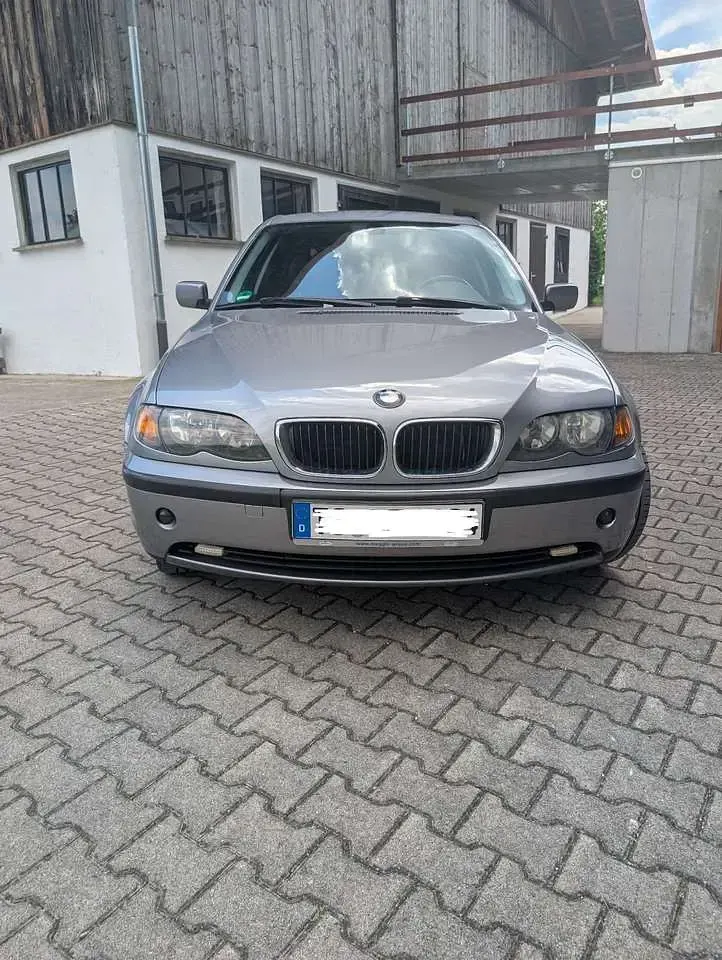 Gebraucht BMW 316 116 PS (85 kW) 2005 Grau Kombi
