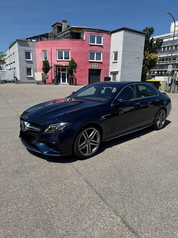 Blau Gebraucht 2019 Mercedes E63S AMG AMG Limousine | 71.890 € (Teuer) - Bild 1/4