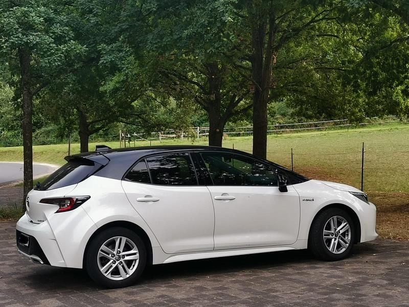 Gebraucht Toyota Corolla Hybrid 184 PS (135 kW) 2020 Weiß Limousine