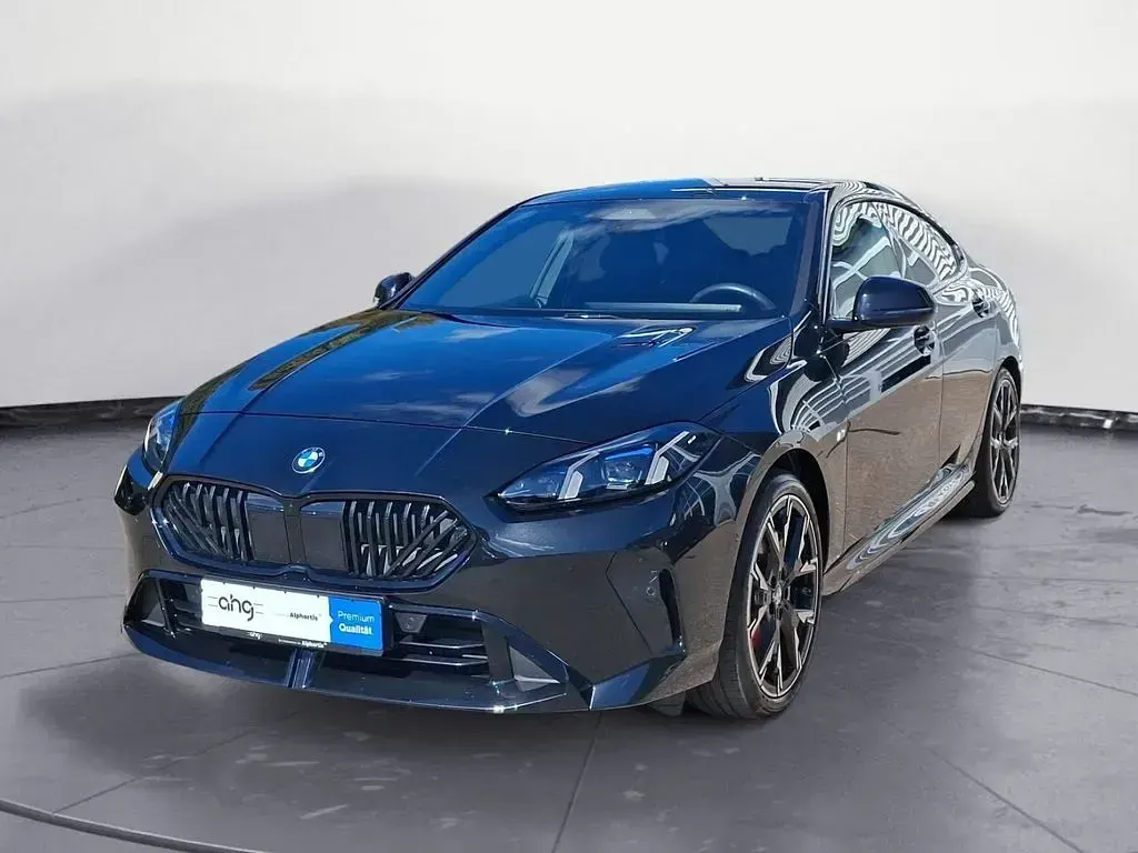 Gebraucht BMW 220 M Sport 163 PS (119 kW) 2025 Black sapphire metallic Coupé
