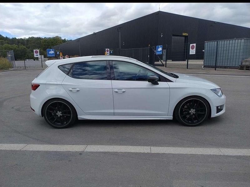 Gebraucht Seat Leon FR 184 PS (135 kW) 2014 Weiß Limousine