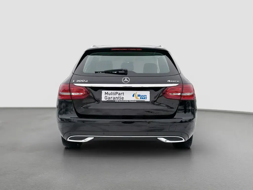Gebraucht Mercedes C300 245 PS (180 kW) 2018 Schwarz Limousine