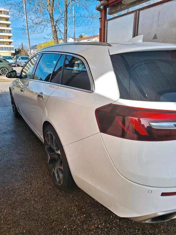 Gebraucht Opel Insignia OPC 325 PS (239 kW) 2017 Weiß Kombi