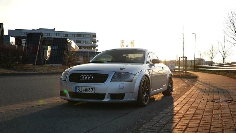 Silber Gebraucht 2004 Audi TT S-Line Coupé | 9.200 € (Guter Preis) - Bild 1/4