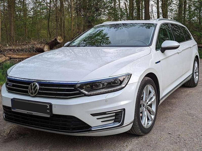 Weiß Gebraucht 2017 VW Passat Kombi | 19.200 € (Guter Preis) - Bild 1/4