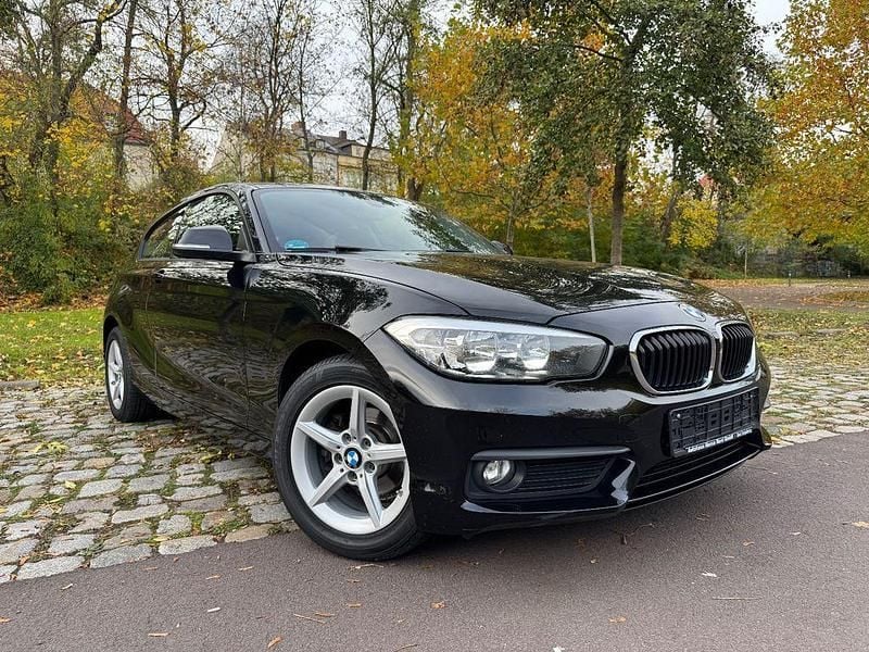 Schwarz Gebraucht 2016 BMW 118 Advantage Kleinwagen | 10.200 € (Fairer Preis) - Bild 1/4