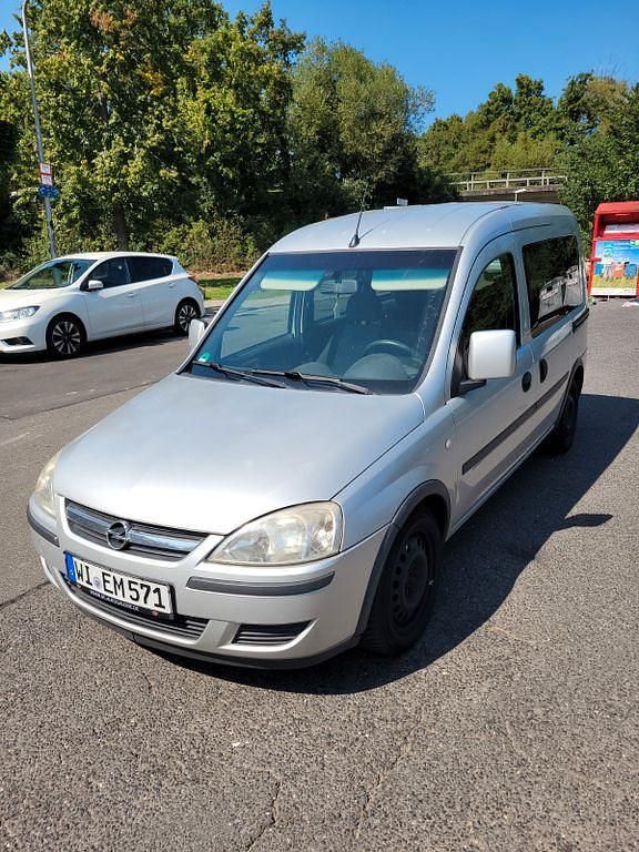 Silber Gebraucht 2010 Opel Combo Van / Kleinbus | 1.950 € (Guter Preis) - Bild 1/4