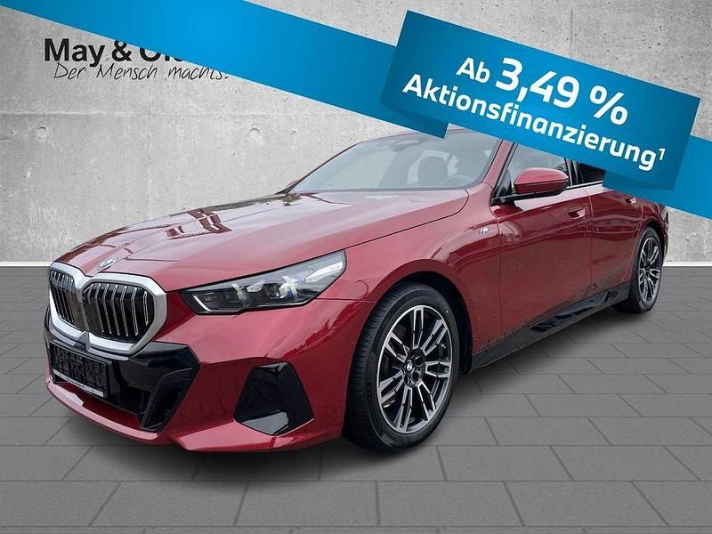 Rot Gebraucht 2024 BMW 520 Sport Line Limousine | 47.290 € (Superpreis) - Bild 1/4