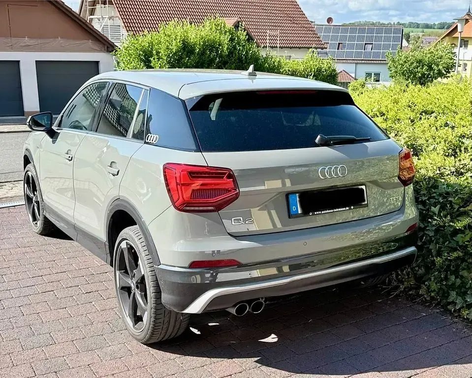 Gebraucht Audi Q2 S-Line 150 PS (110 kW) 2018 Grau SUV