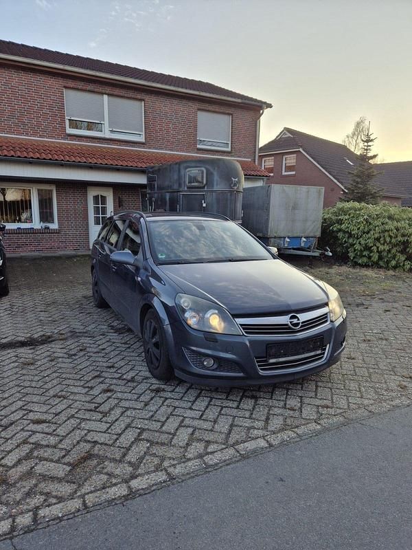 Gebraucht Opel Astra 140 PS (102 kW) 2009 Kombi